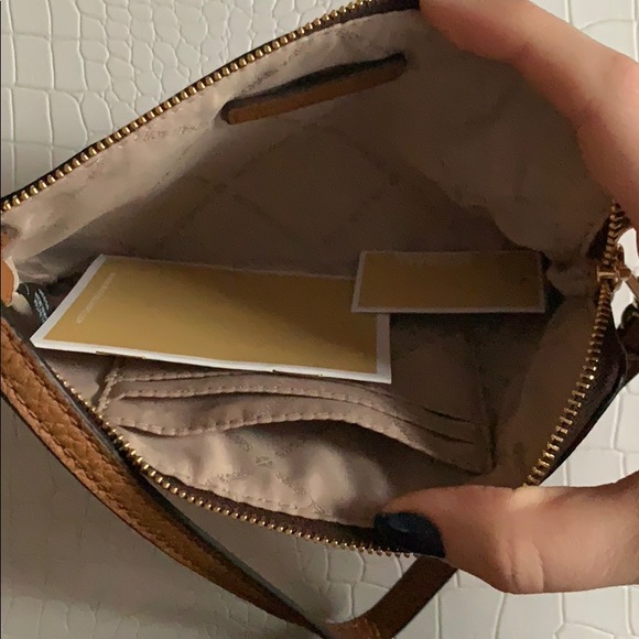 Wristlet - Picture 3 of 3